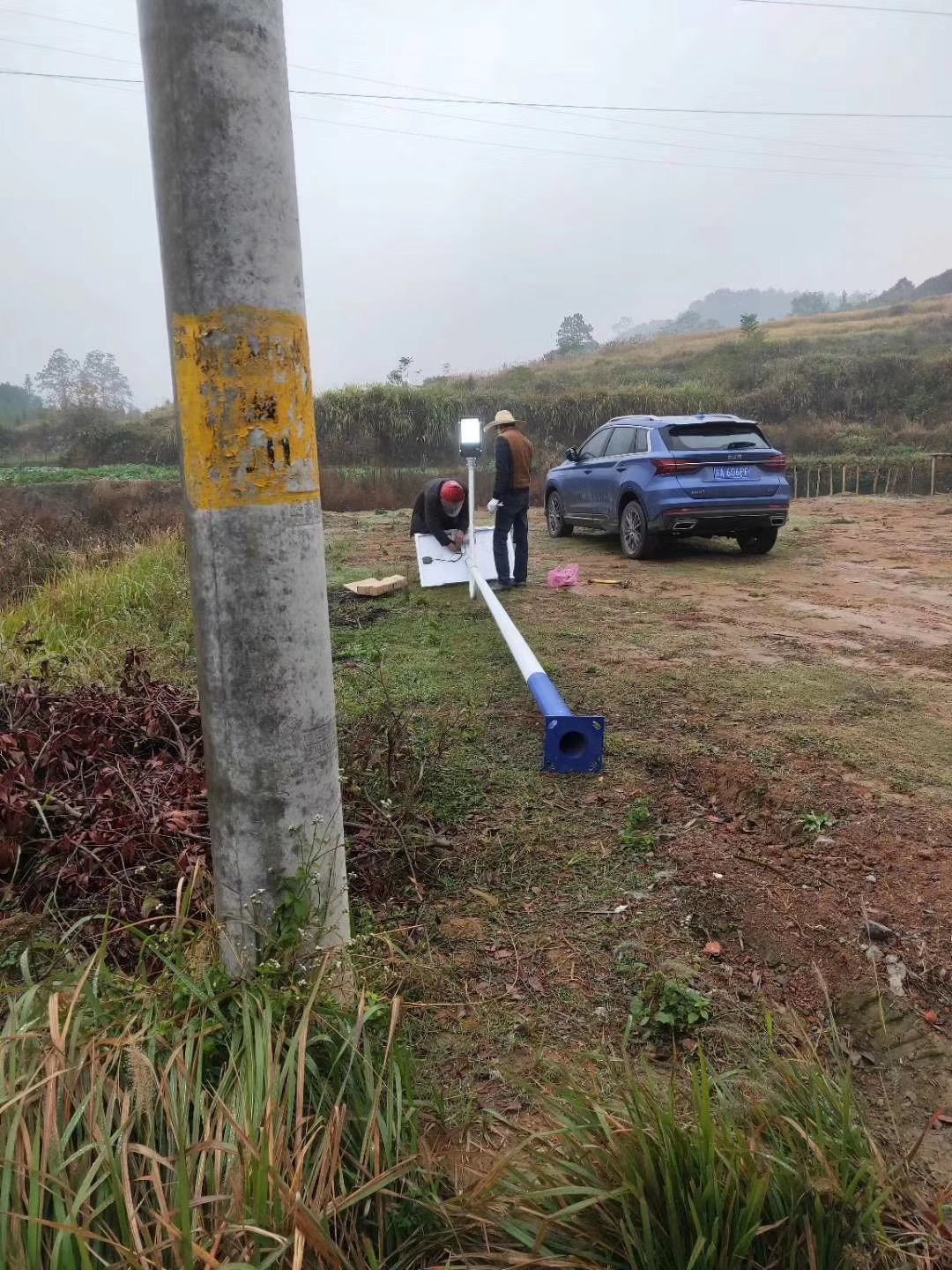 农村新装的太阳能路灯